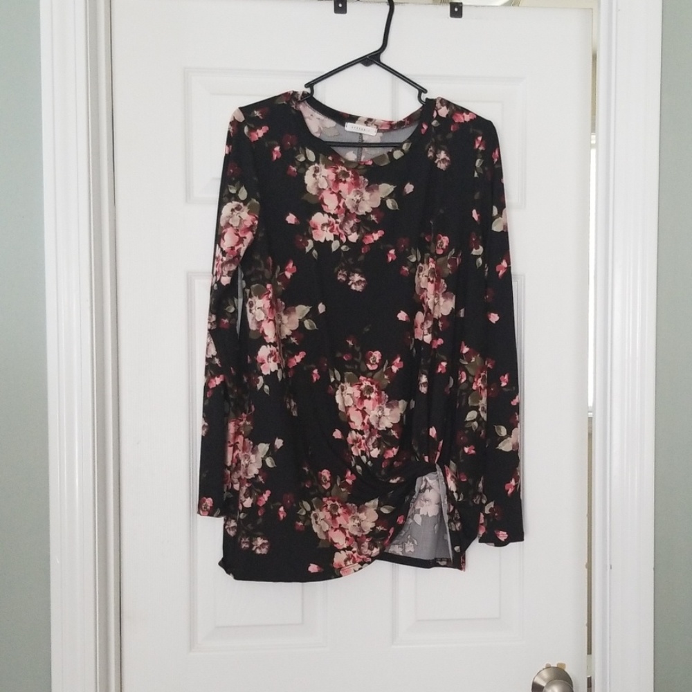 Floral twist top